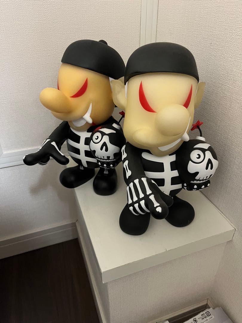 BALZAC TWIM SECRET BASEスカルスーツボマー非売品2体セット