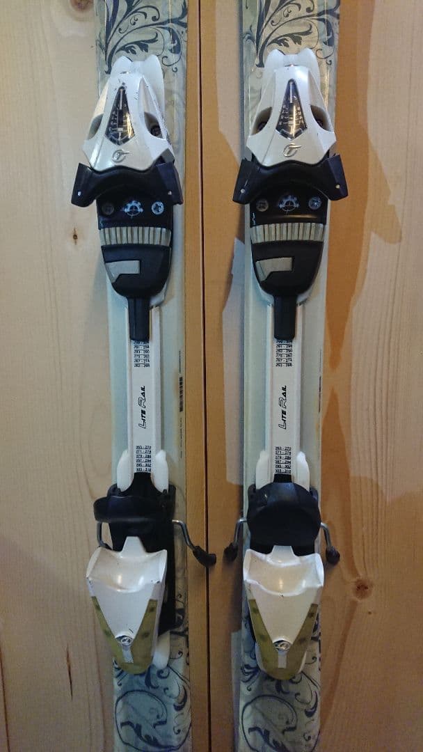 KNEISSL 150cm 簡単調整263~347㎜　クナイスル スキー板