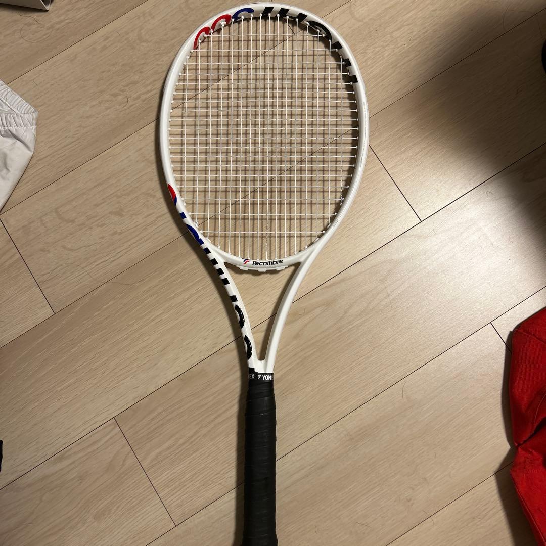 TIGHT 300 硬式テニスラケット ホワイト