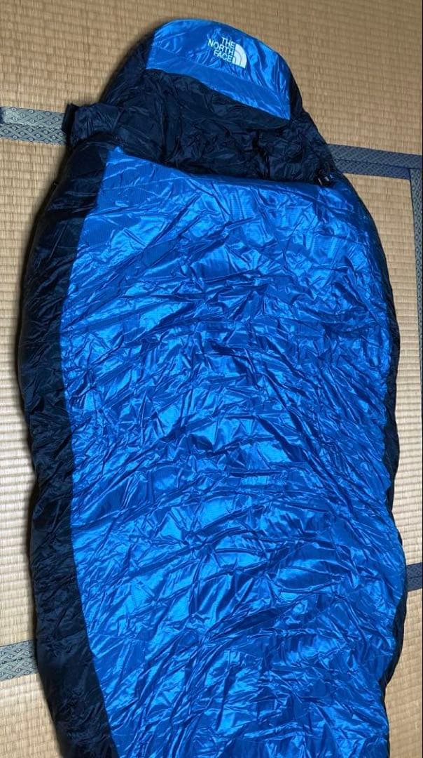 The North Face マミー型ダウン寝袋 青/黒　極寒地可能