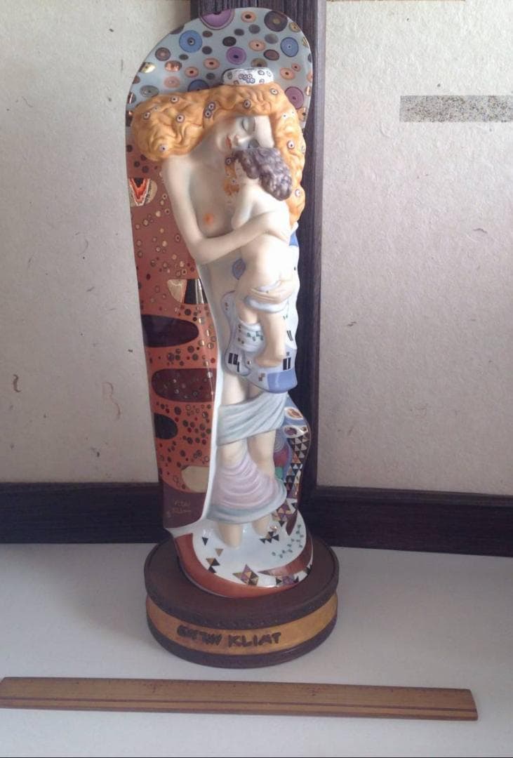 置物：Goebelグスタフ・クリムト『Die drei Lebensalter』