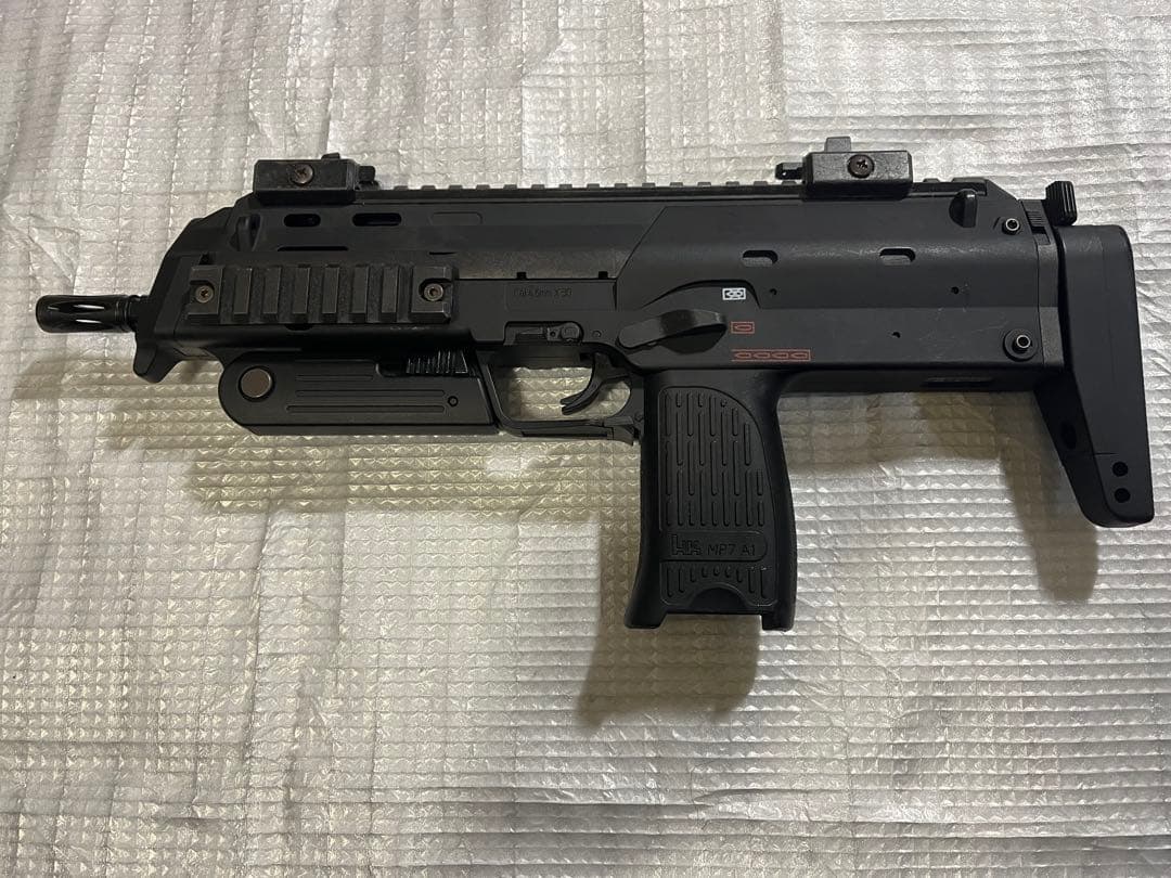 東京マルイ　MP7A1 ガスブローバック　マガジン２本他レールストックアダプタ等