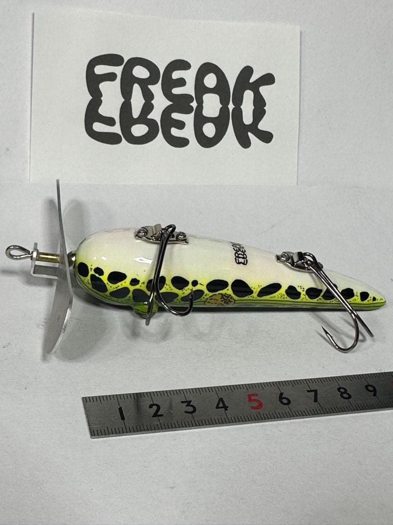 freak freak トップウォータールアー グリーン・ブラック