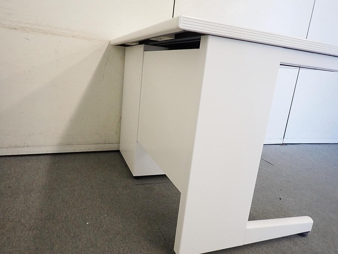 引取り限定　イトーキ　107片袖机　CZ　11-0622