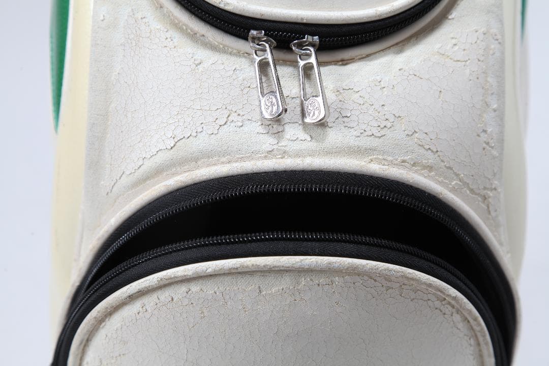 カステロ・バジャックの.ゴルフバックです。中古（3年半使用）9.0型