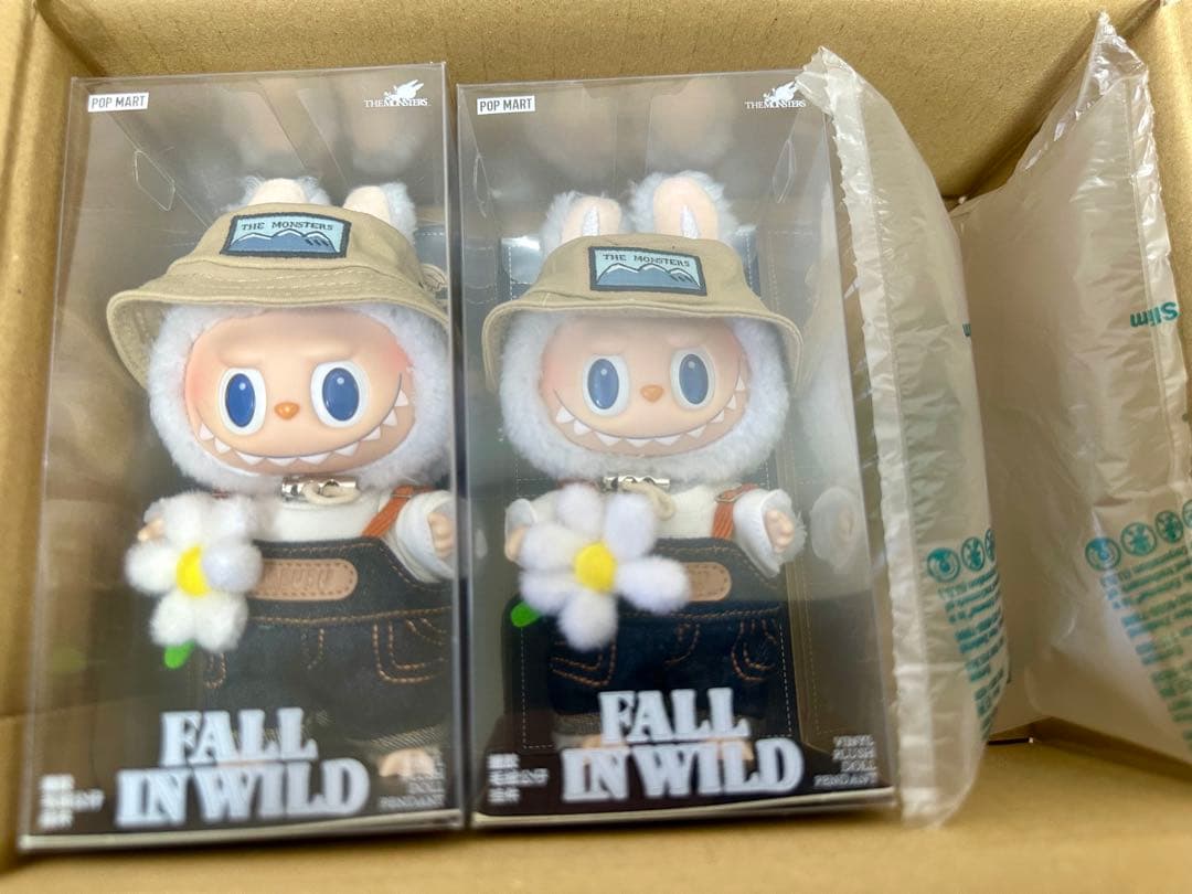 THE MONSTERS FALL IN WILD ぬいぐるみペンダント2セット