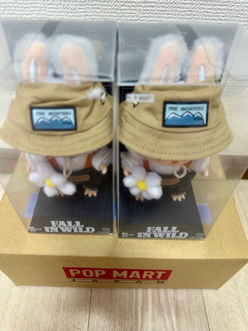 THE MONSTERS FALL IN WILD ぬいぐるみペンダント2セット