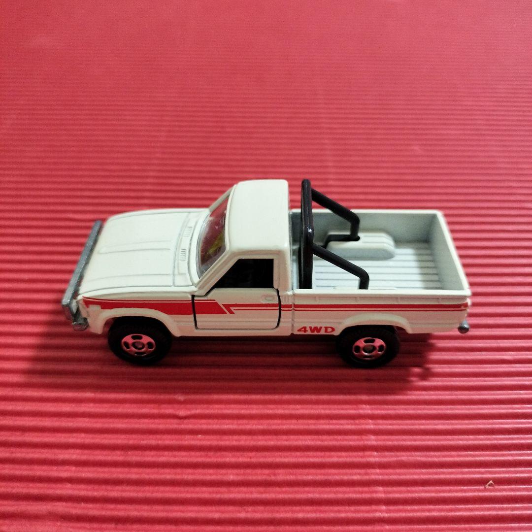 トミカ『トヨタ ハイラックス4WD』未開封品