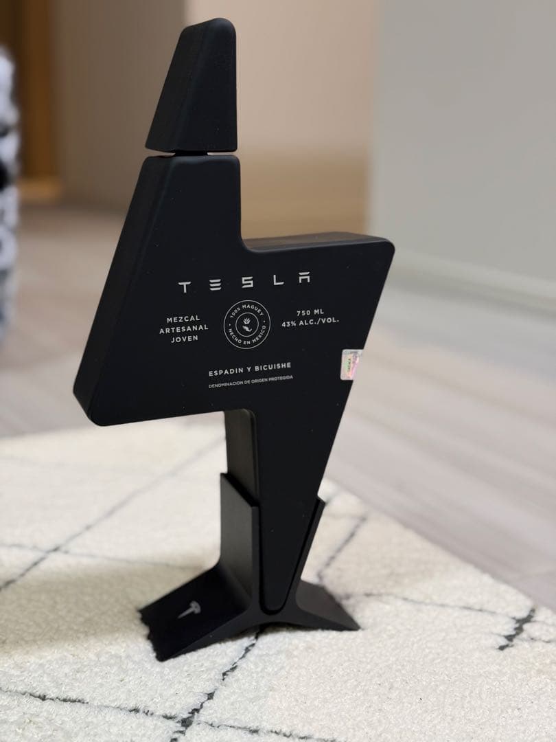 TESLA メスカル 750ml 43% ALK/VOL
