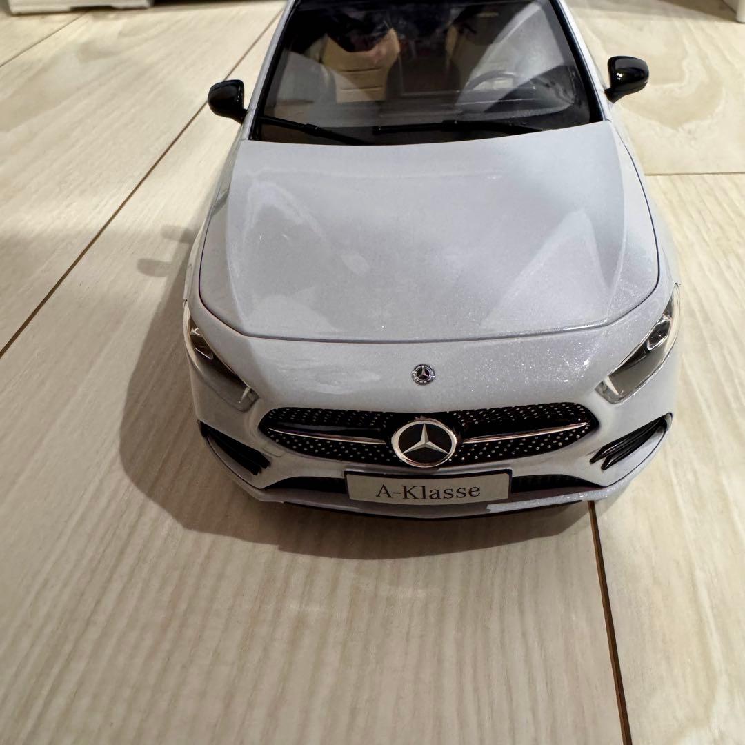 ノレブ 1/18 メルセデス Aクラス W177 純正特注 デジタル白