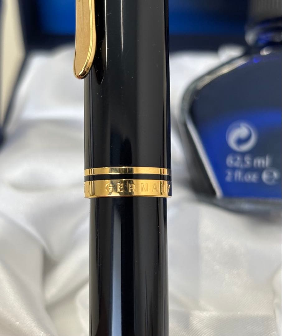 ペリカンスーベレーンM1000黒軸（F字）