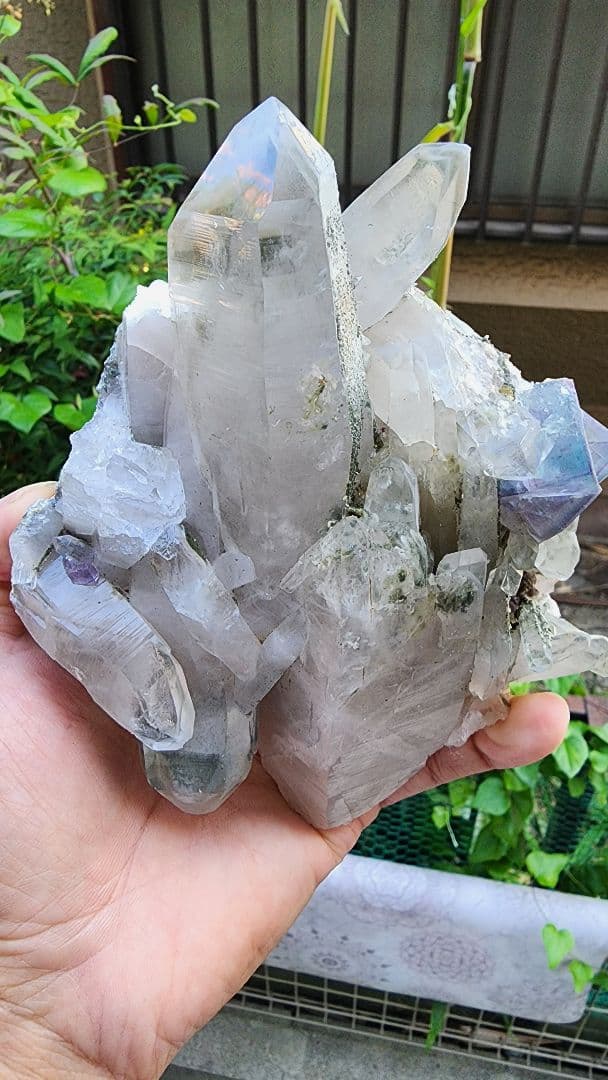 ヤオガンシアン蛍石入りクォーツ