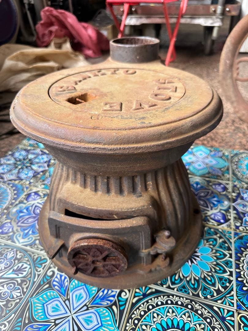 薪ストーブ　マキストーブ　レア　レトロ　アンティーク　鋳物　オブジェ