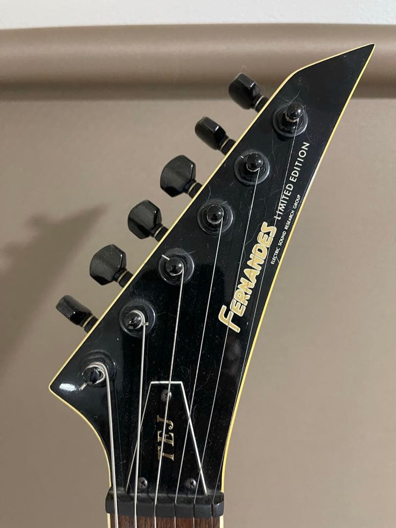 自作布袋モデル風 ギター FERNANDES