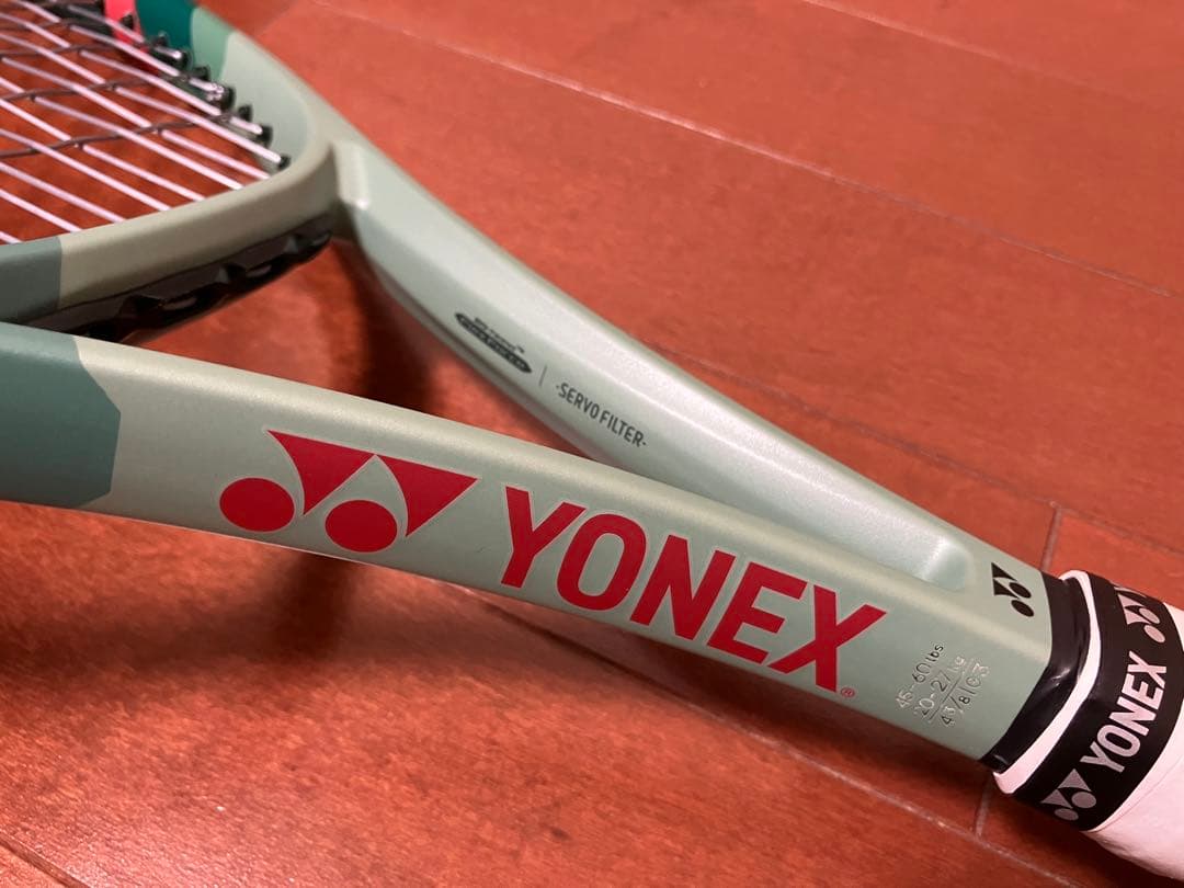 YONEX PERCEPT 100D グリップ3