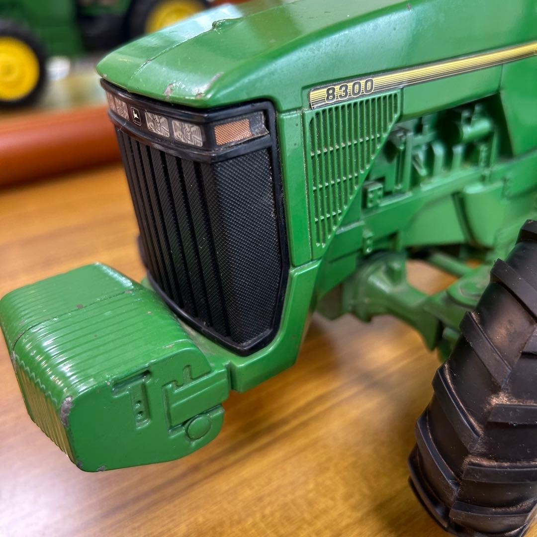 ジョンディア JOHN DEERE 8300 トラクター ミニカー 稀少