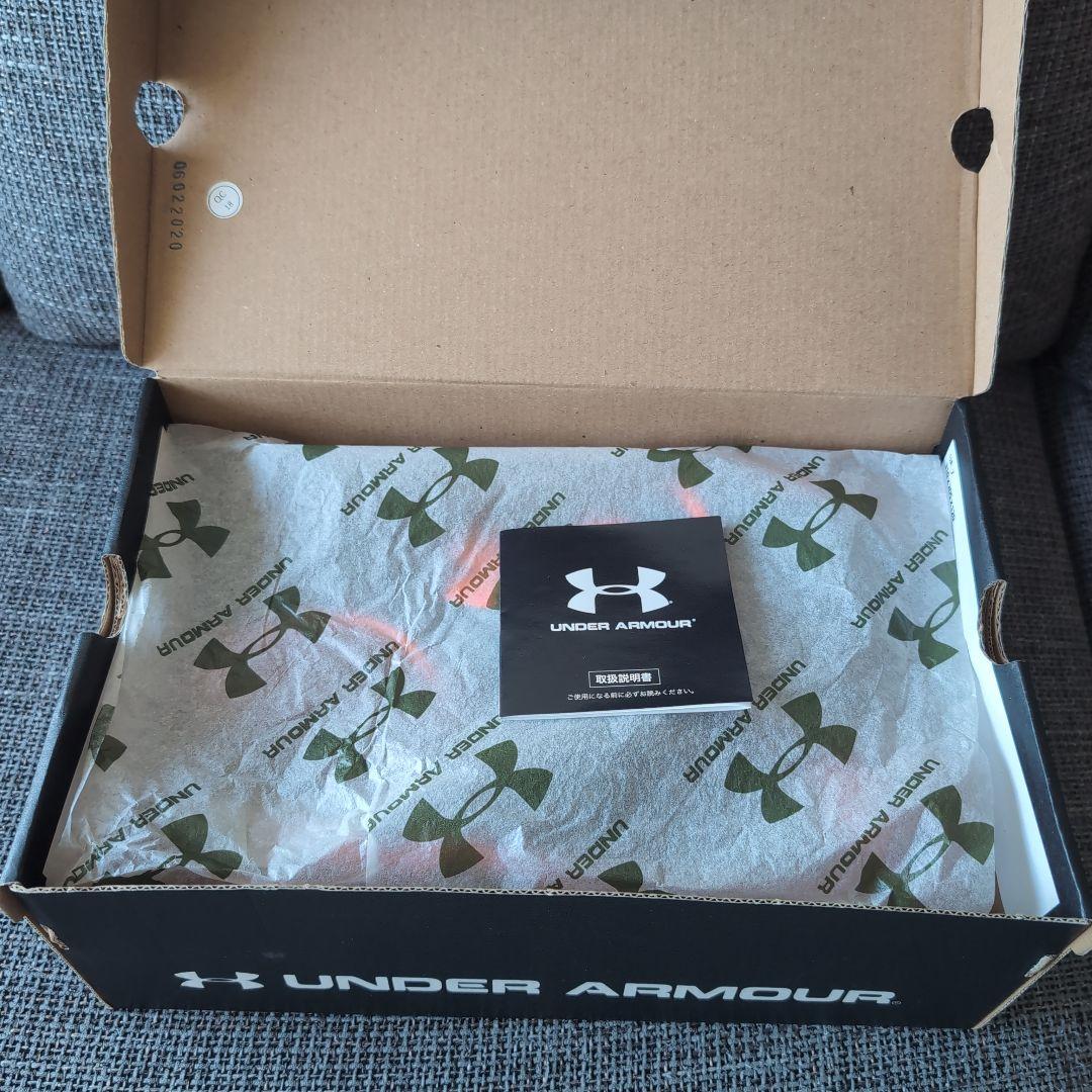 新品Under Armour Charged Pursuit 2 28cm