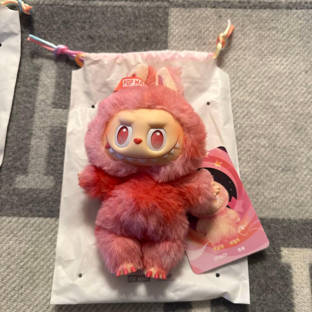 【新品未使用】Big into Energy labubu ラブブ