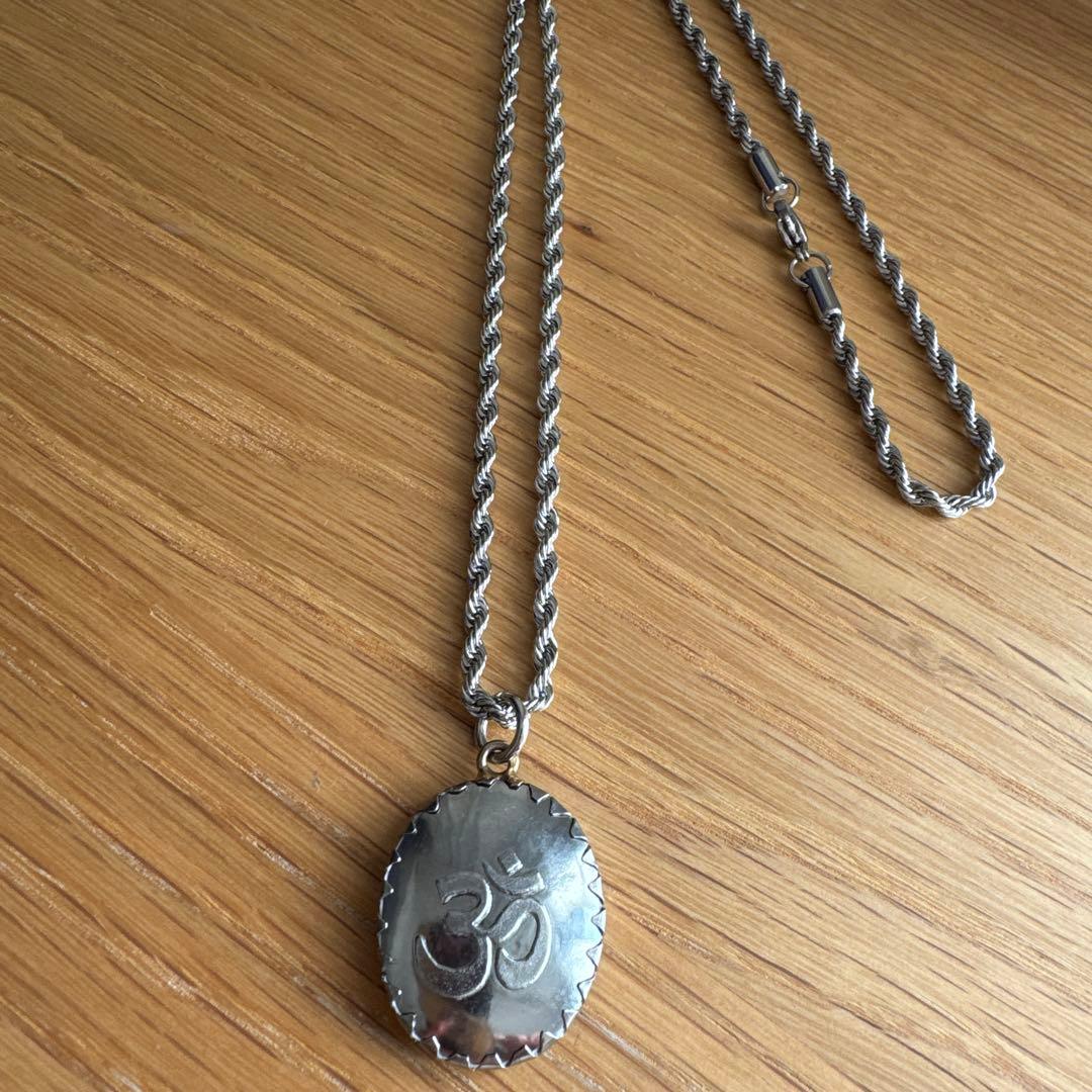 クリシュナ神 オム・ペンダントヘッド＋ステンレスチェーン