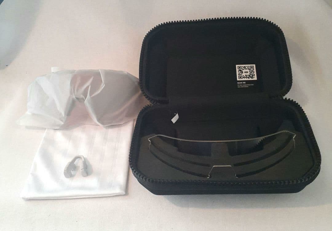 売約済み 100% S3 Stone Grey クリムゾン ワンハンドレッド