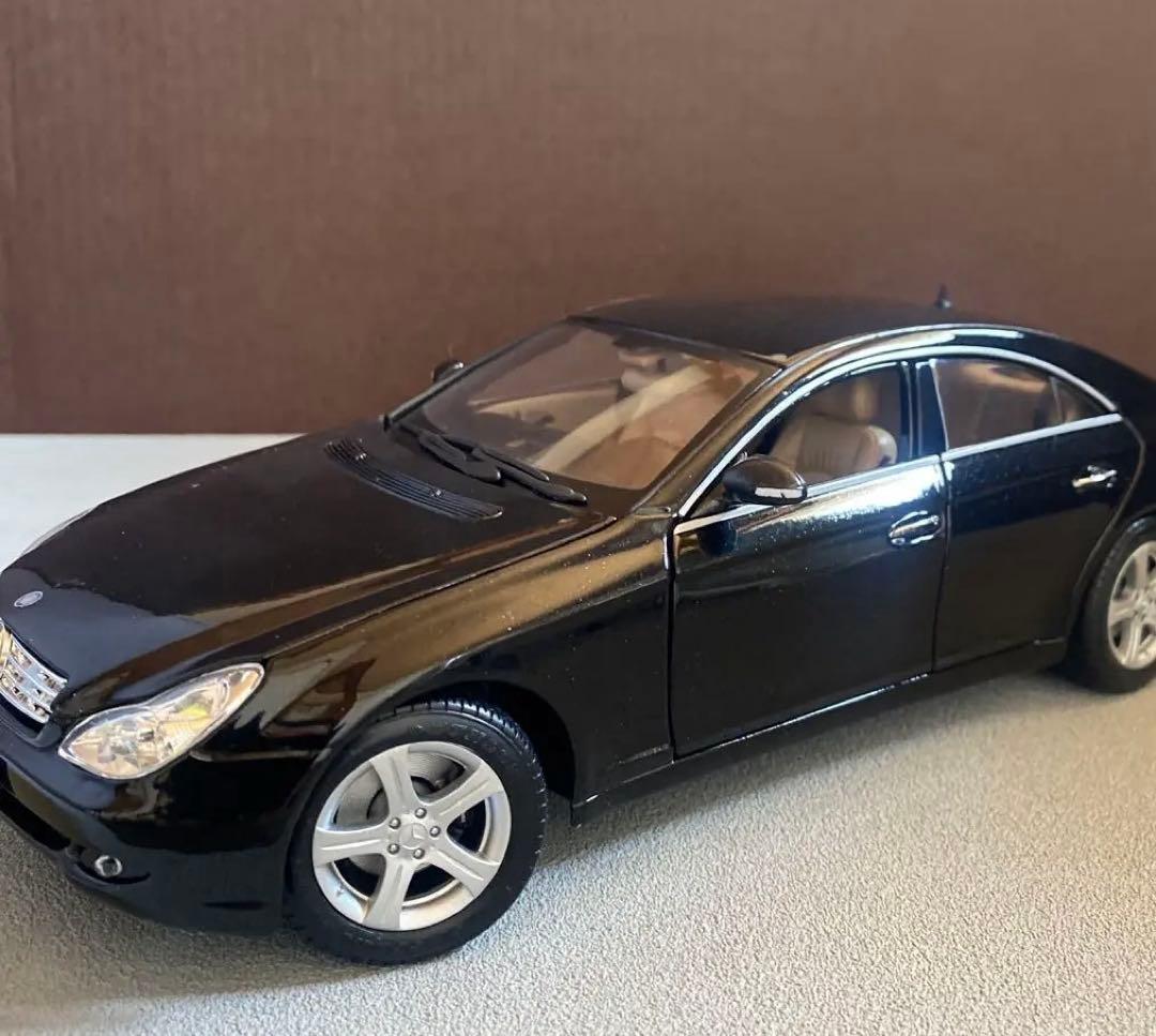 1/18 メルセデス・ベンツ CLSクラス ミニカー