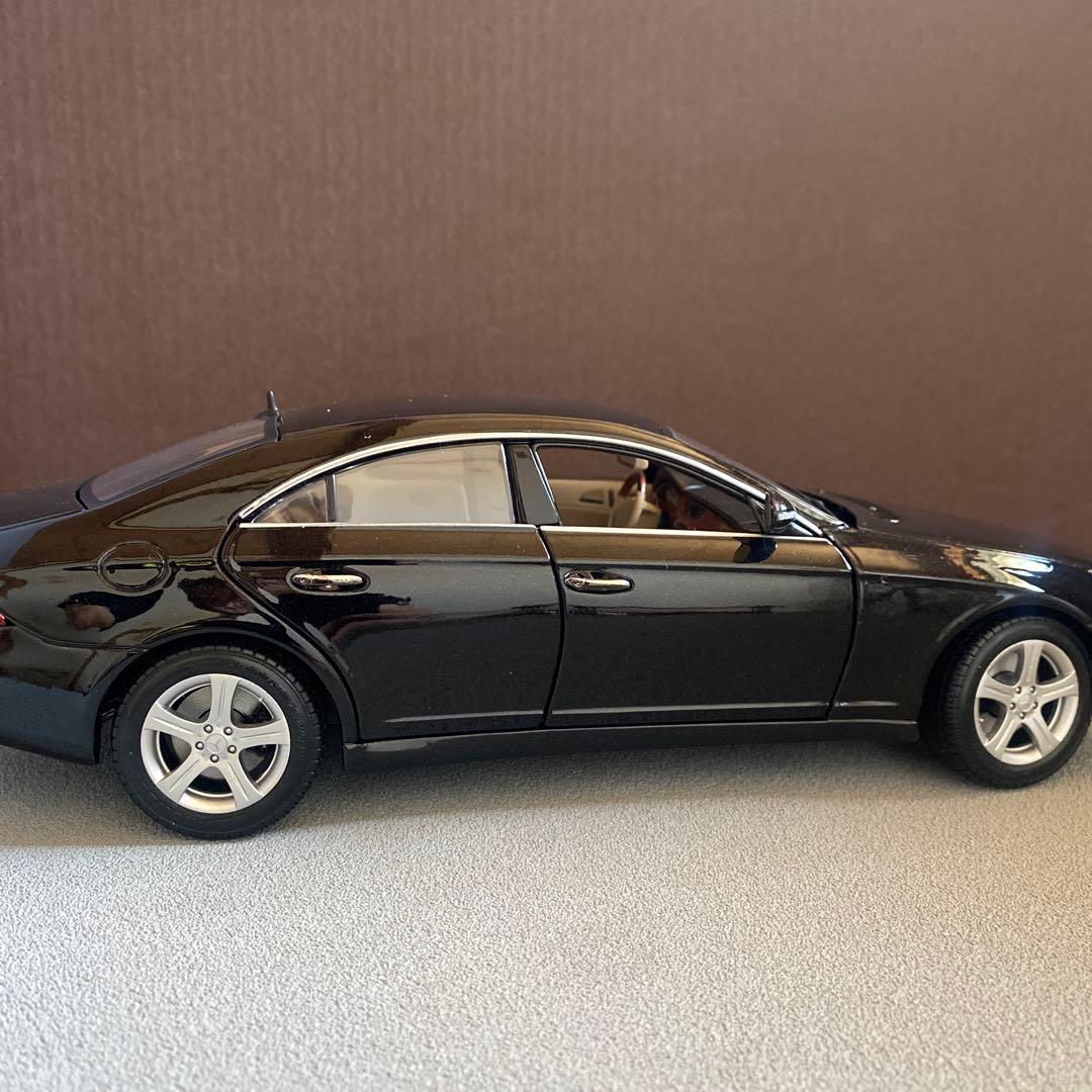 1/18 メルセデス・ベンツ CLSクラス ミニカー