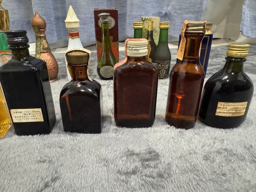 t*n様 ウィスキー　ブランデー　他　ミニチュアボトル44本セット