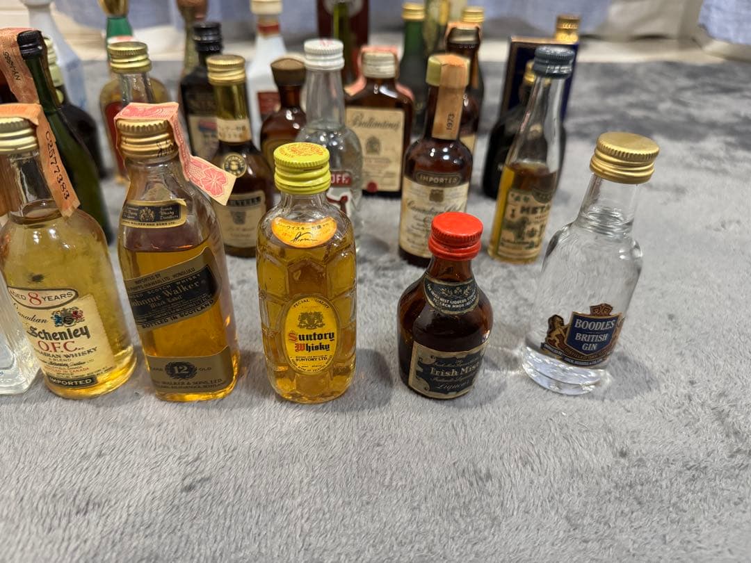 t*n様 ウィスキー　ブランデー　他　ミニチュアボトル44本セット