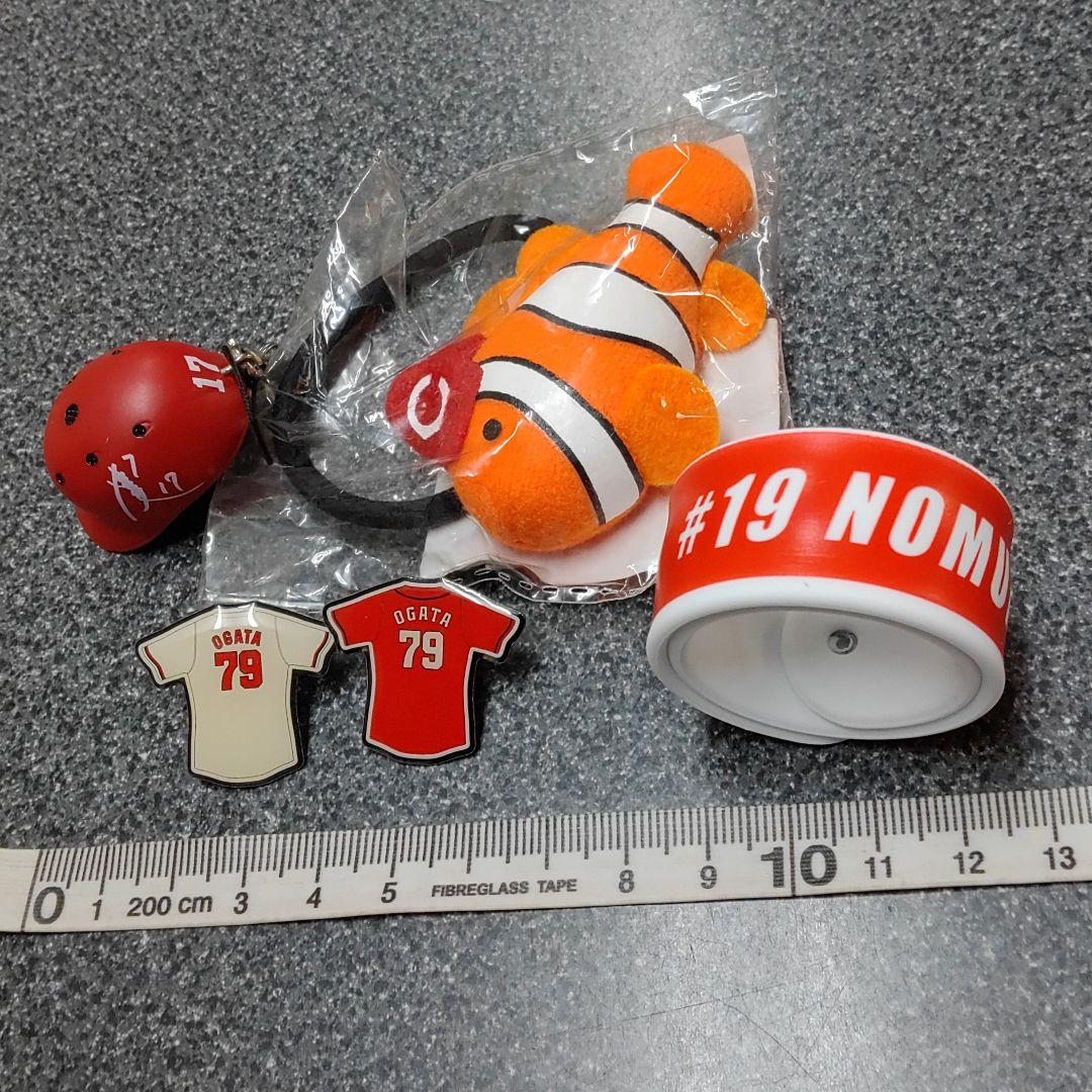 広島カープ　選手　ユニフォーム形　ピンズ　クマノミカープゴム　パッチンブレス　等