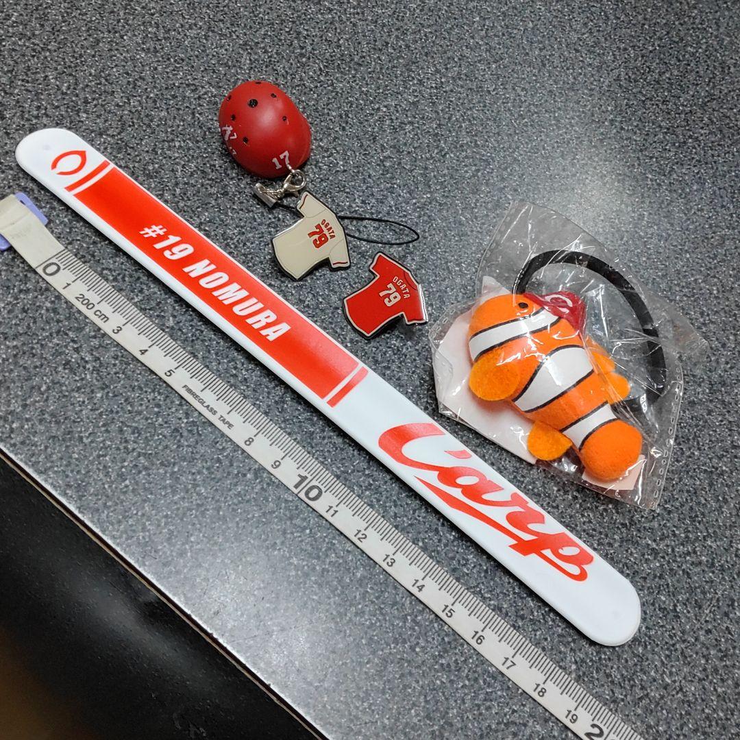 広島カープ　選手　ユニフォーム形　ピンズ　クマノミカープゴム　パッチンブレス　等