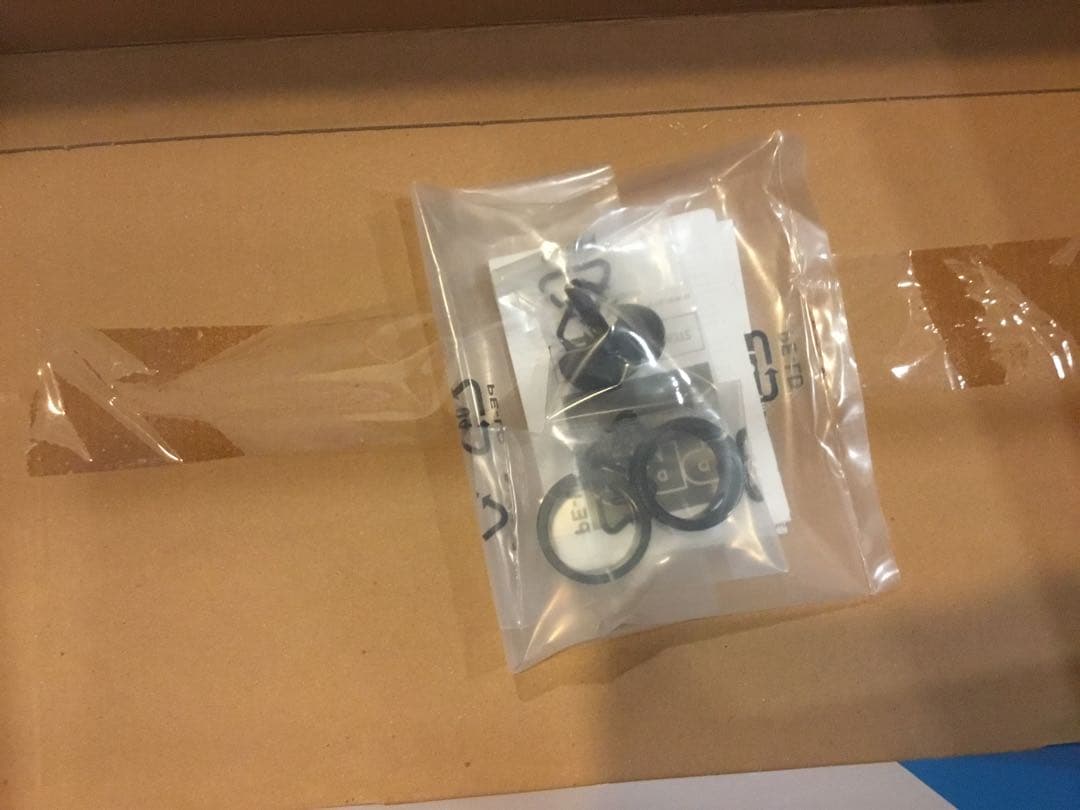 新品プロ(PRO)VIBE EVO Carbon 125mm/42cm グリップ