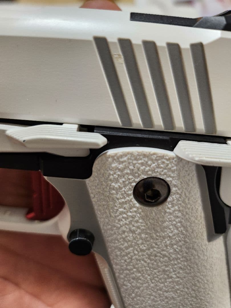 D.O.R. ガスガン ホワイト