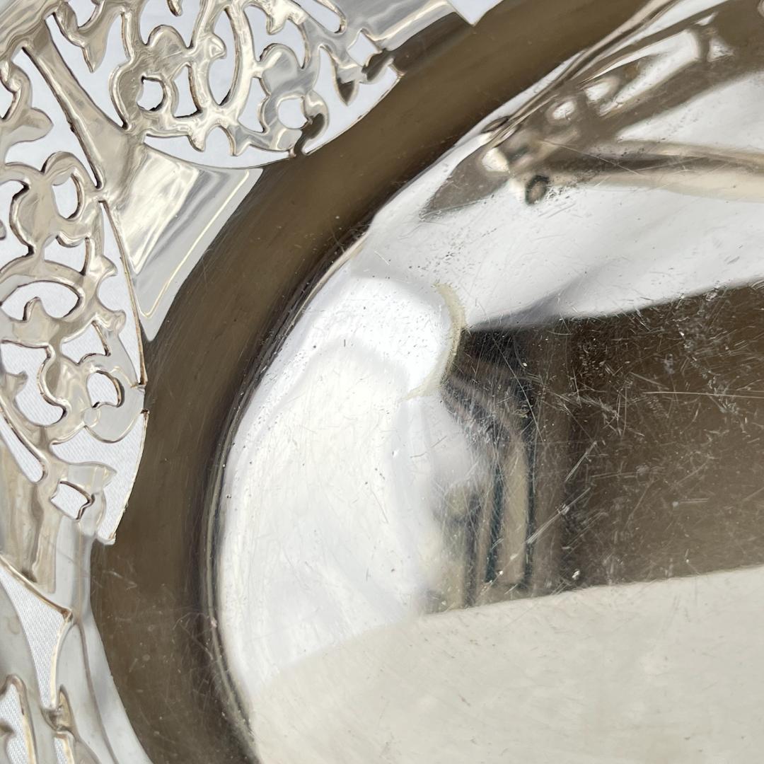 【英国】 アールヌーボーの透かしのフルーツスタンド【シルバープレート】