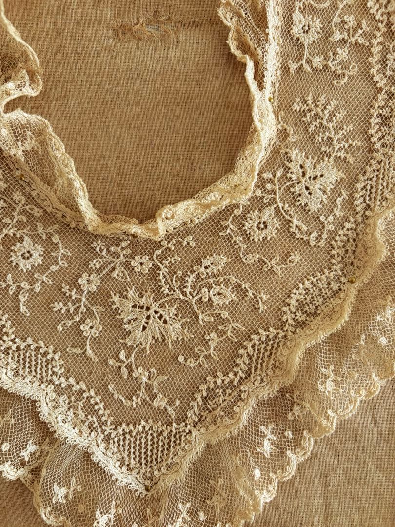 アンティークレース　襟　ガラスケース入り