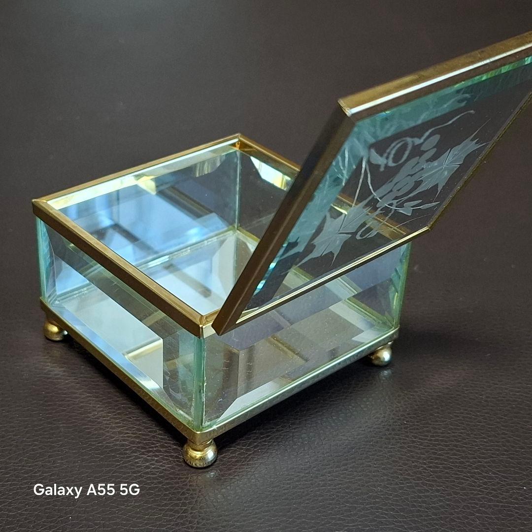 アンティーク ガラス製小物入れ 布タトウ箱付き