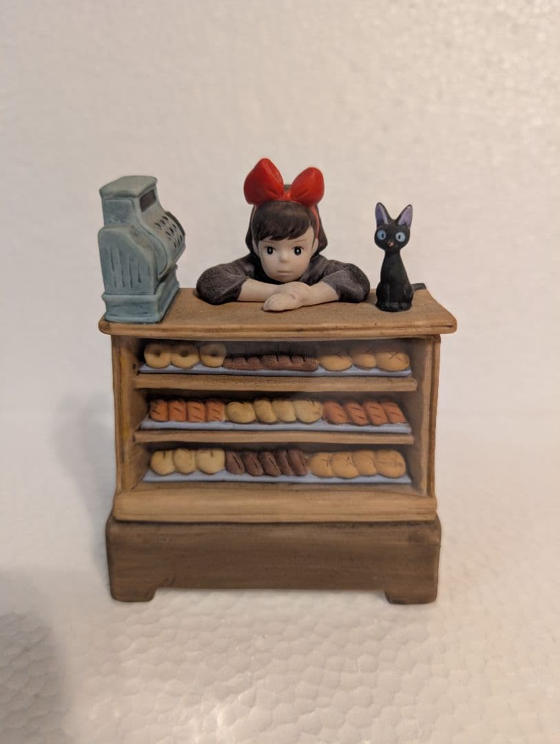 ジブリ魔女の宅急便✴︎キキ店番✴︎陶器製オルゴール♪やさしさに包まれたなら