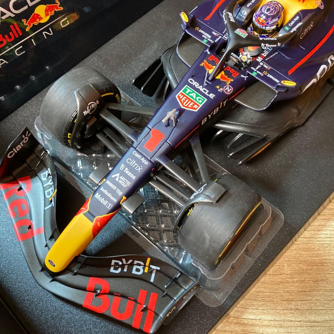 ミニチャンプス1/18OracleRedBullRacingRB18 2022