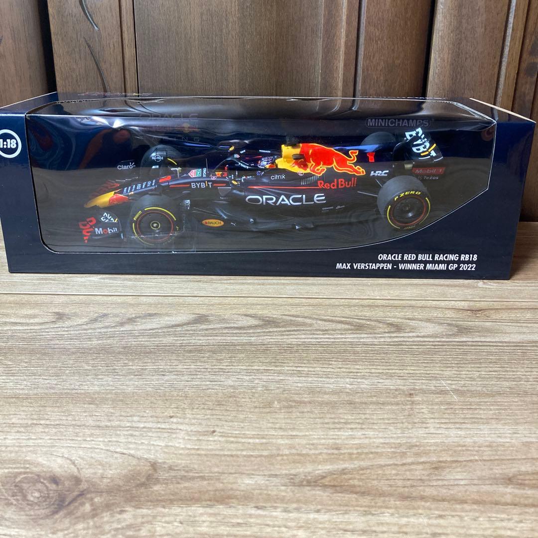 ミニチャンプス1/18OracleRedBullRacingRB18 2022