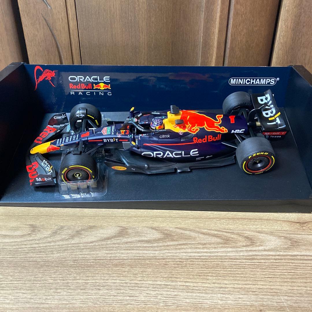 ミニチャンプス1/18OracleRedBullRacingRB18 2022