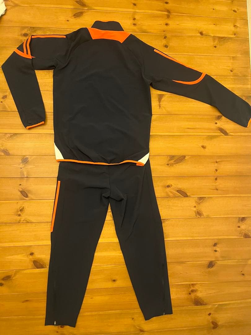 【試着のみ】adidas トレーニングウェア 上下セット ネイビー/オレンジ