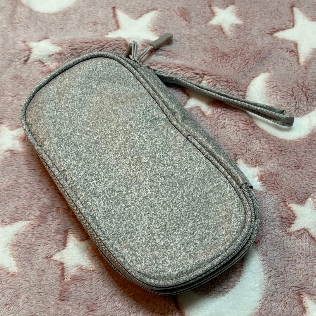 ムンビンクローバー電子機器収納バッグ