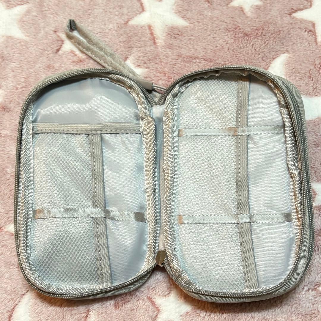 ムンビンクローバー電子機器収納バッグ