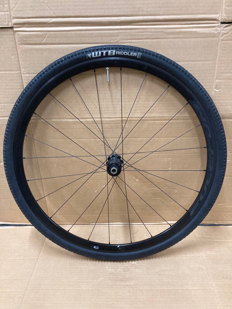 フルクラムレーシング5DB 相当品WTB Raddler700 37Cタイヤ付