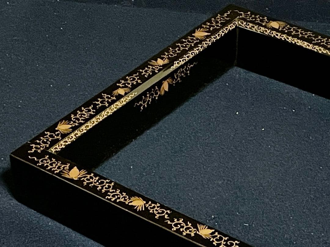 割引❣️【美品】「母」 松唐草 蒔絵 炉縁 真塗 漆匠 秀岳 共箱 （1125D）