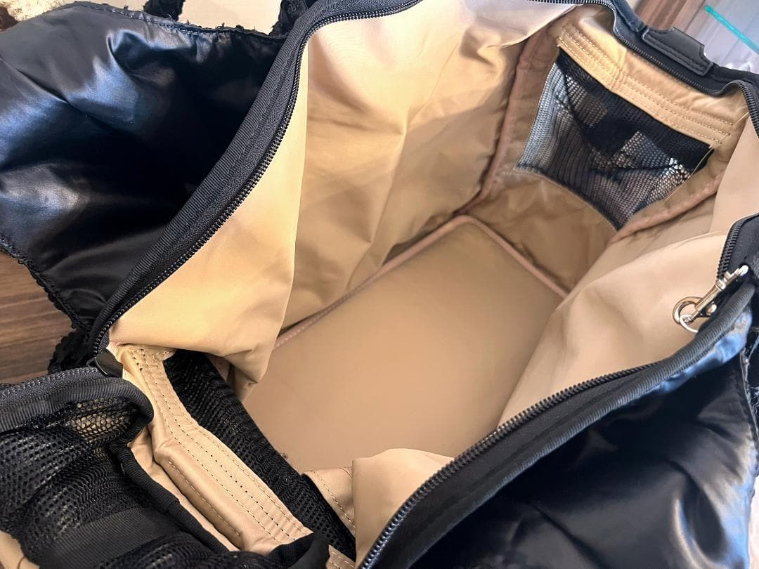 リュクスバーディ コードレースファセットキャリーM / 犬用キャリーバッグ 黒