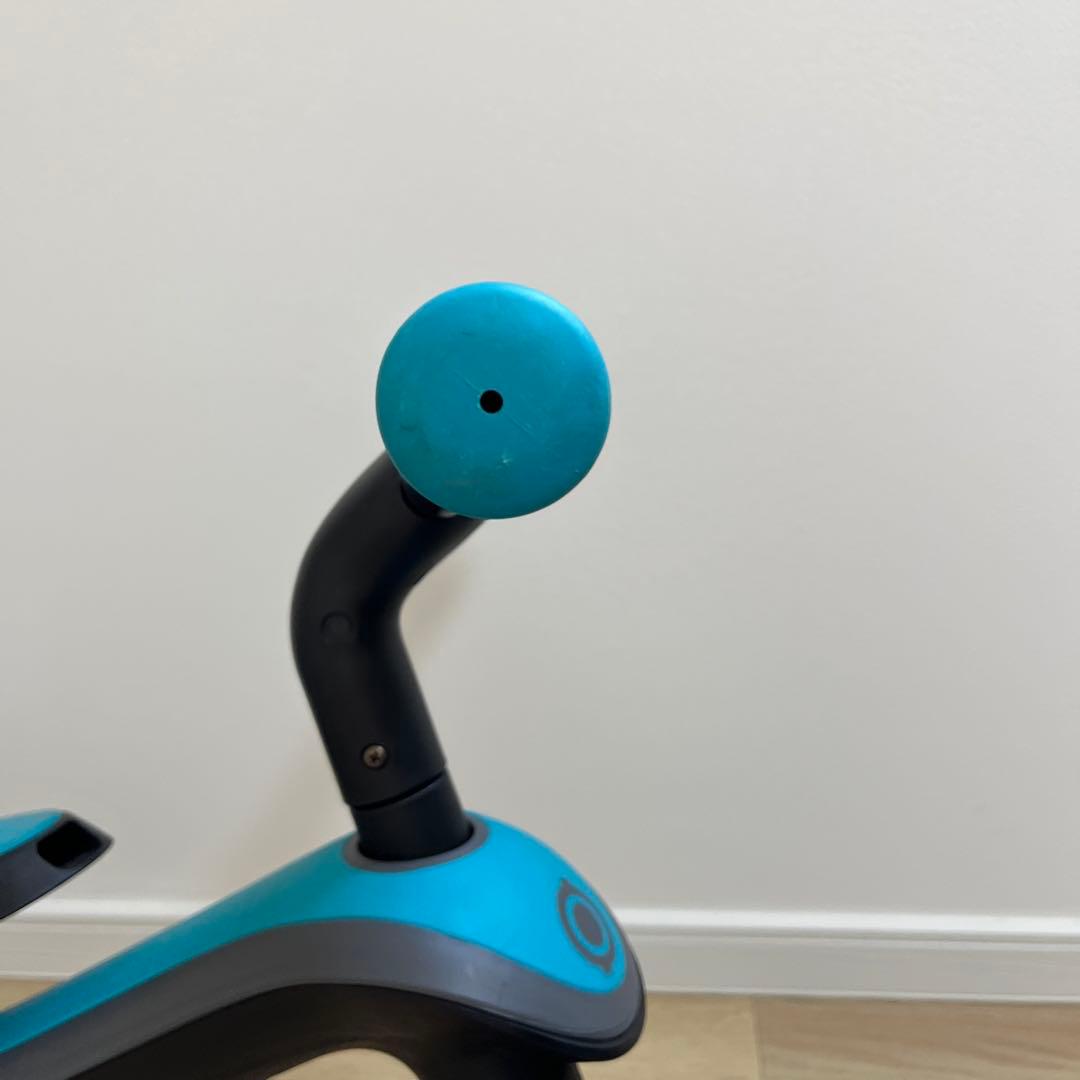 GLOBBER 三輪車 黒と青