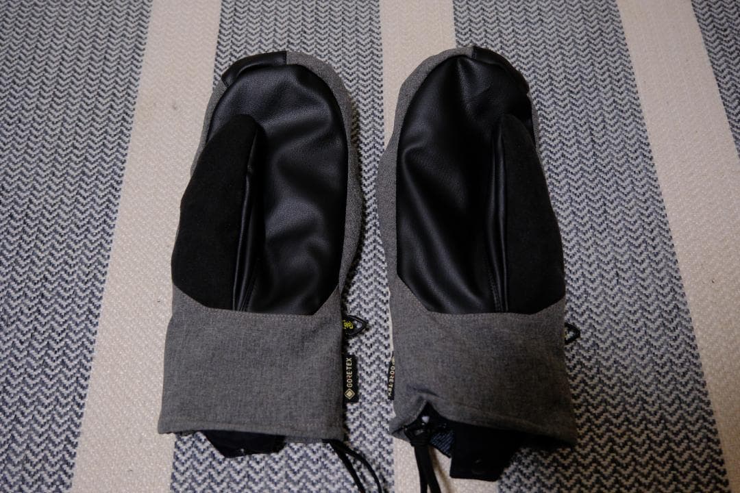 【美品】BURTON　ミトングローブ　グレー　Mサイズ　ゴアテックス素材