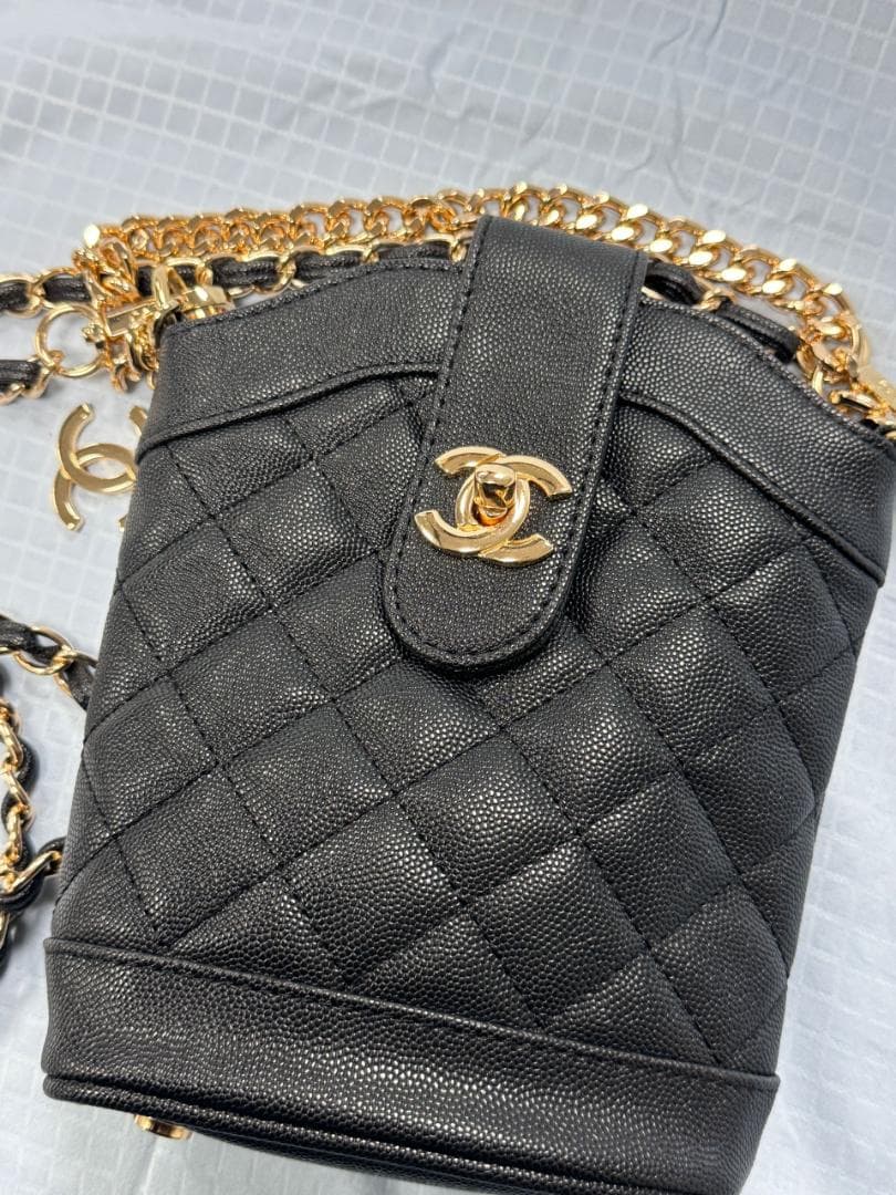 ✨新品・未使用ブラック キルティング ミニショルダーバッグdsa