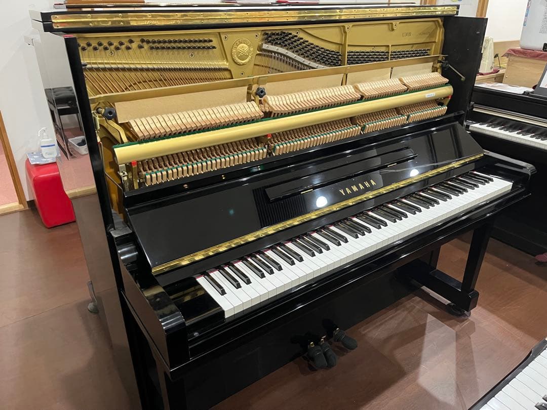 超価格 ヤマハU30BLピアノ、サイレント付、人気のベストセラーモデル♪