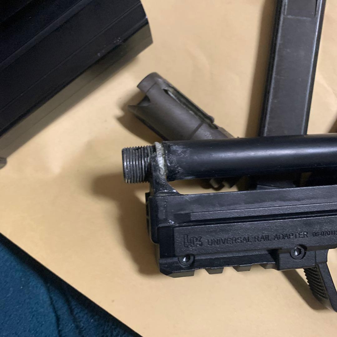 電動ハンドガン、マルイ、マガジン4つ